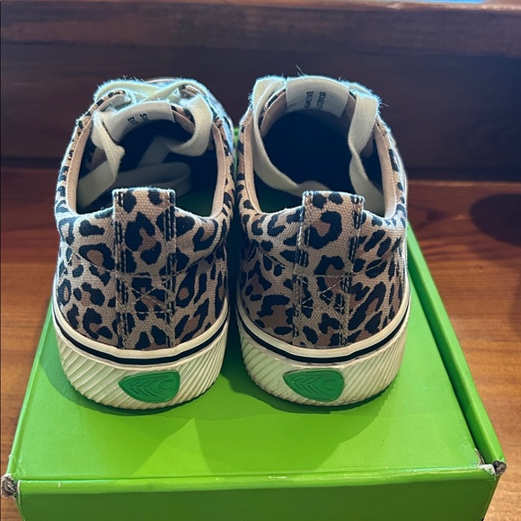 Cariuma Women’s Leopard Print Sneakers - Black and Tan - Picture 3 of 5